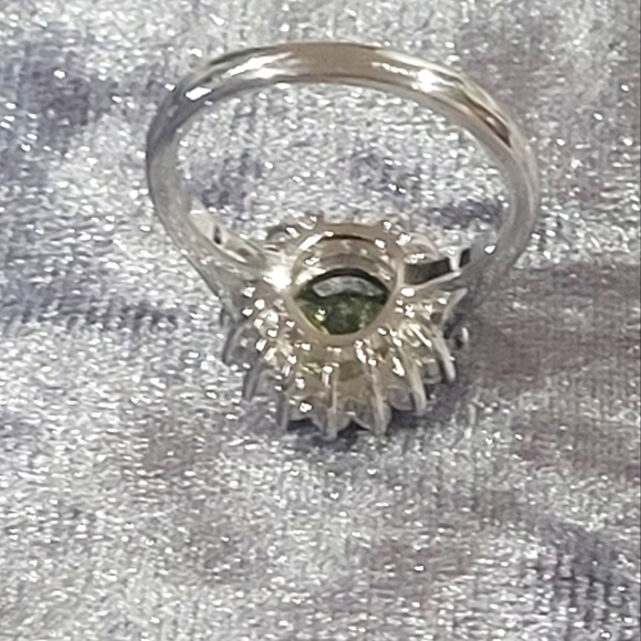925S Genuine Peridot Flower Ring - Picture 2 of 13